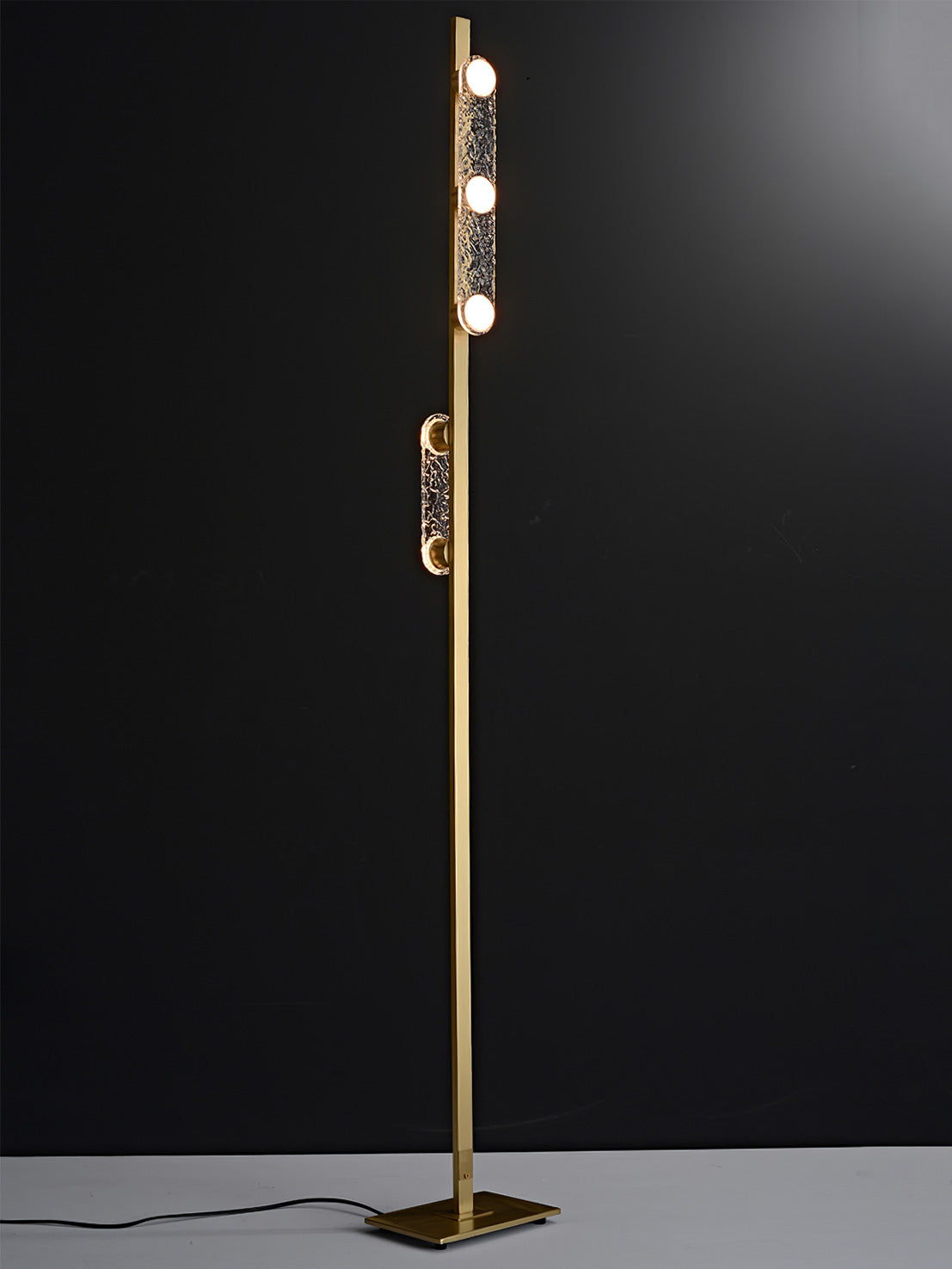 Fitzwilliam Majestic Arc Floor Illumination