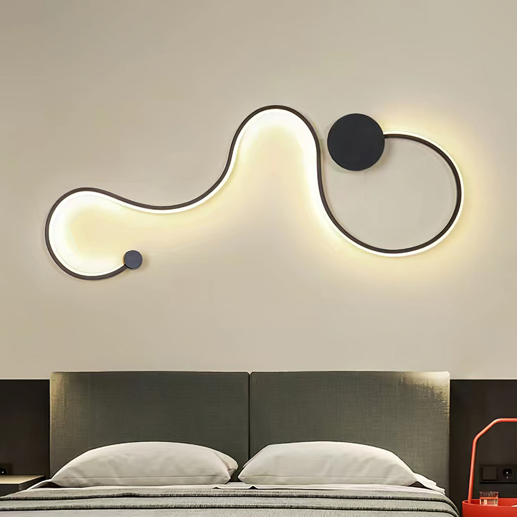 VIVIENNE SERPENTINE WALL SCONCE