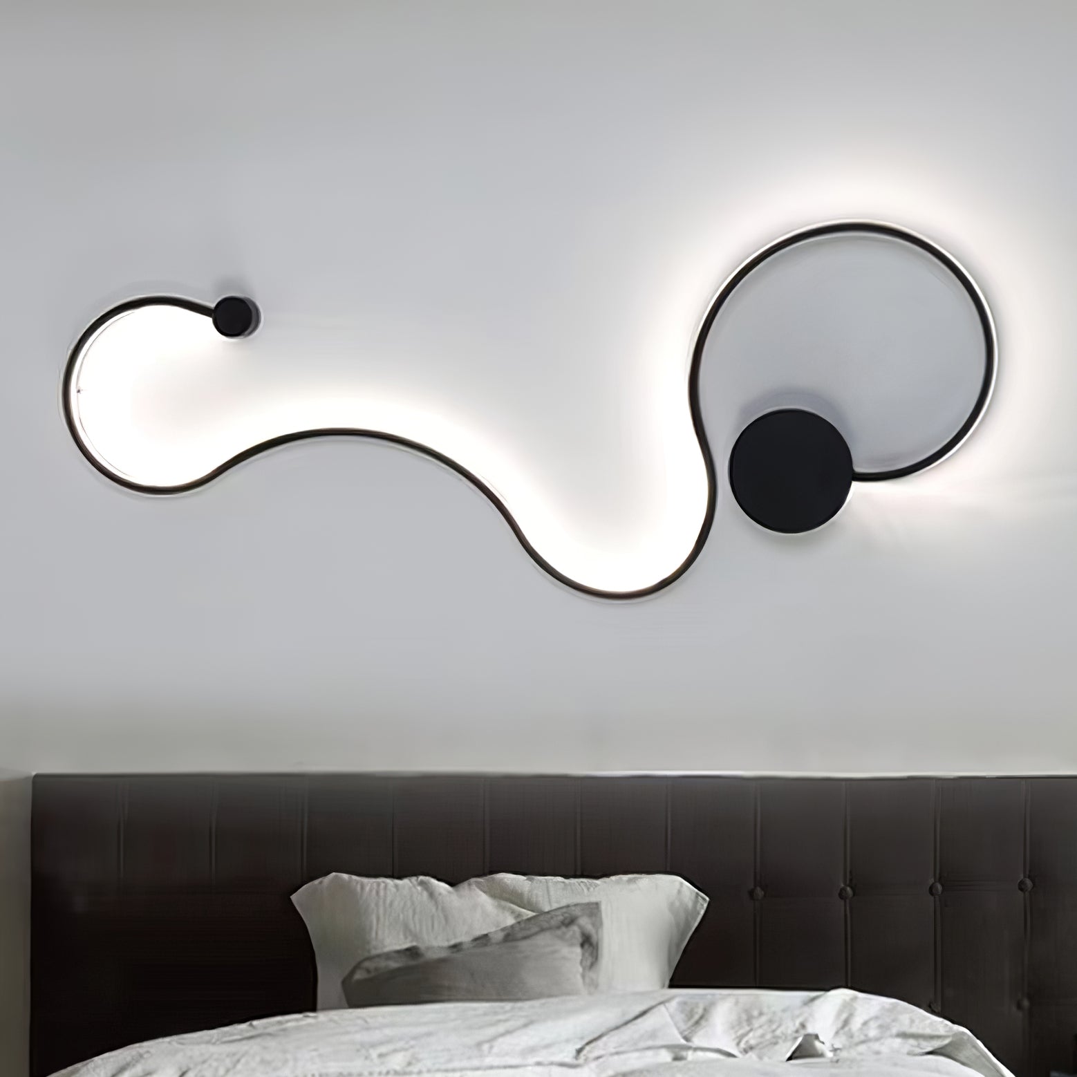 VIVIENNE SERPENTINE WALL SCONCE