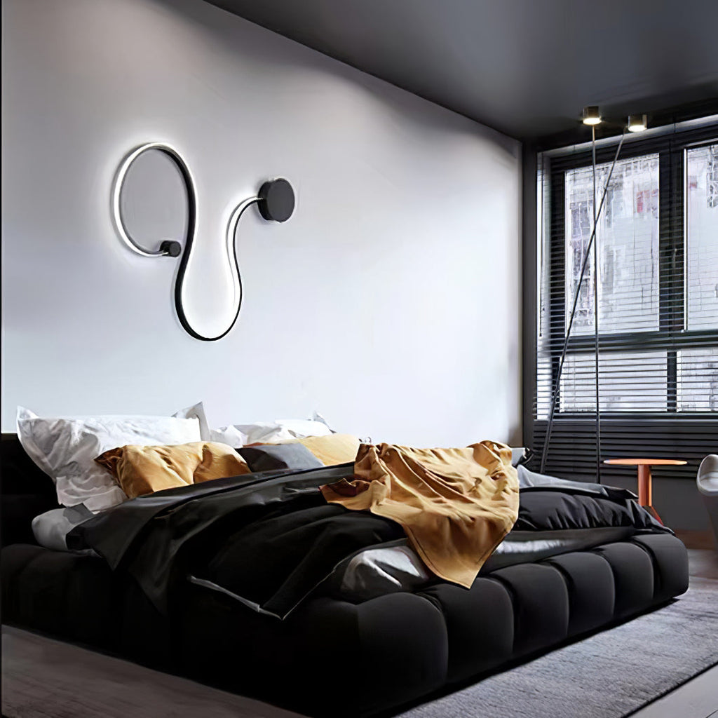 VIVIENNE SERPENTINE WALL SCONCE