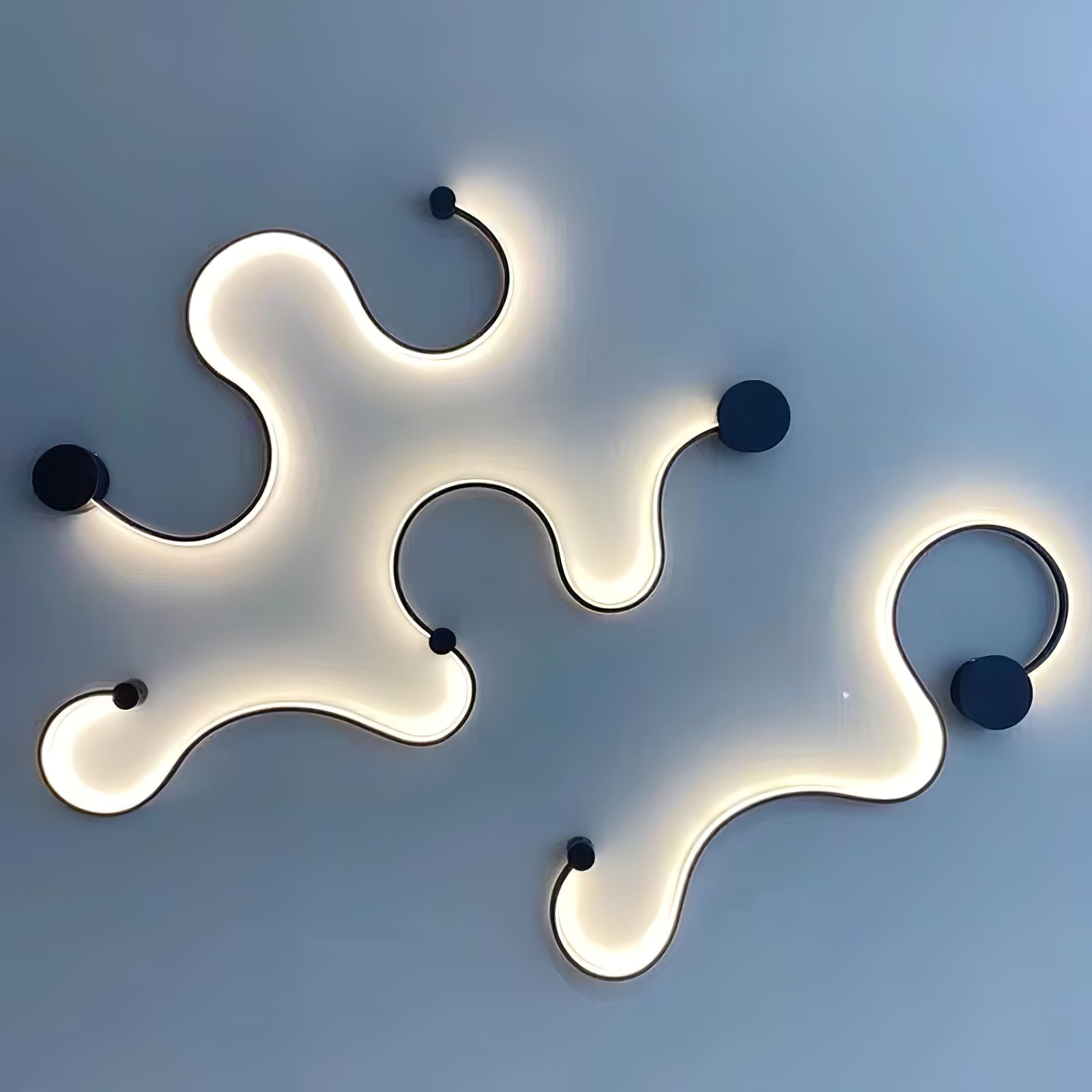 VIVIENNE SERPENTINE WALL SCONCE