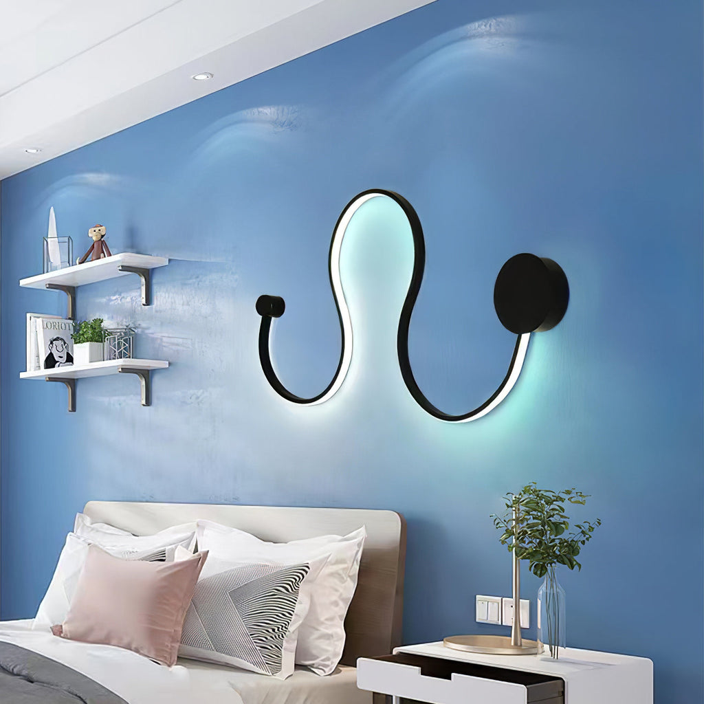 VIVIENNE SERPENTINE WALL SCONCE