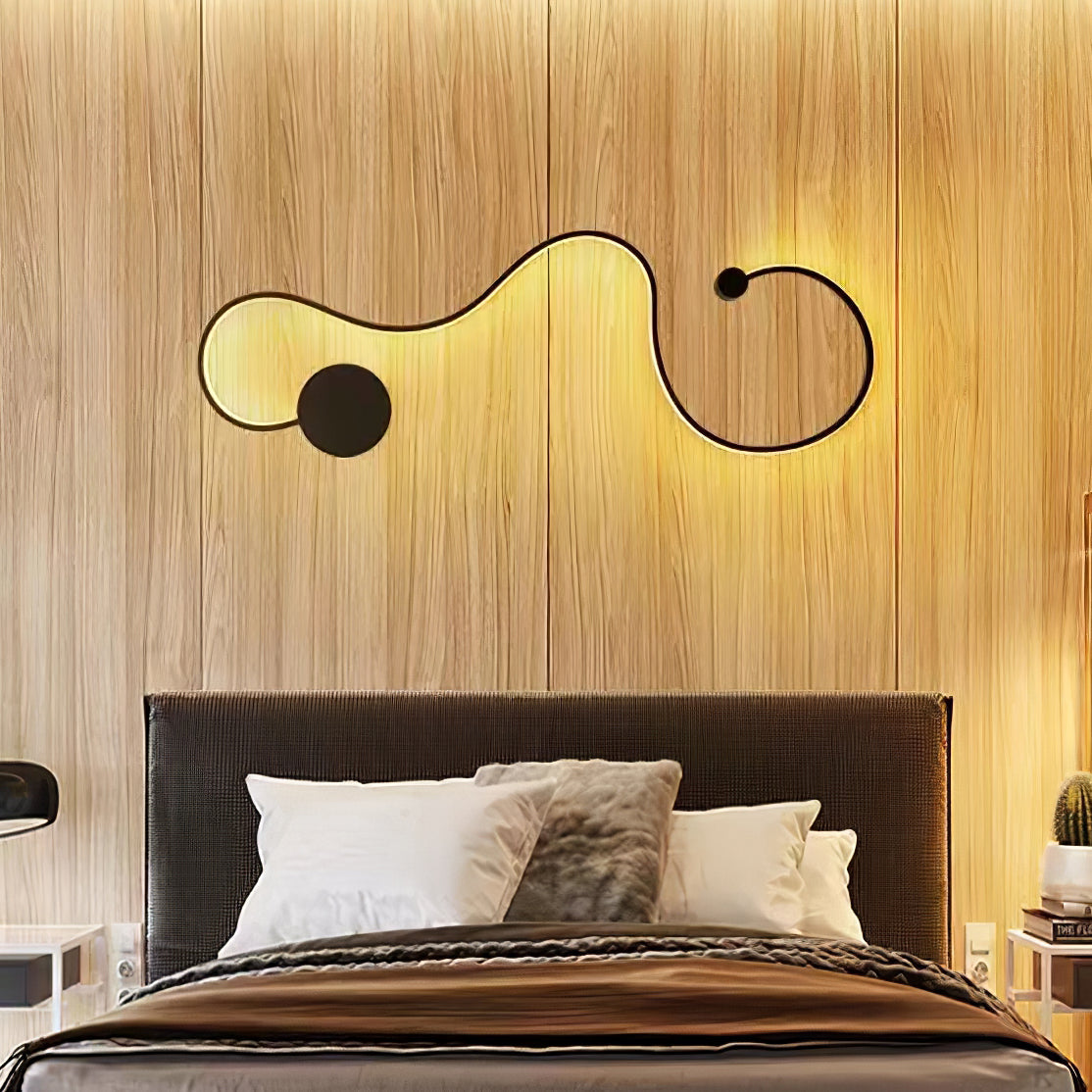 VIVIENNE SERPENTINE WALL SCONCE