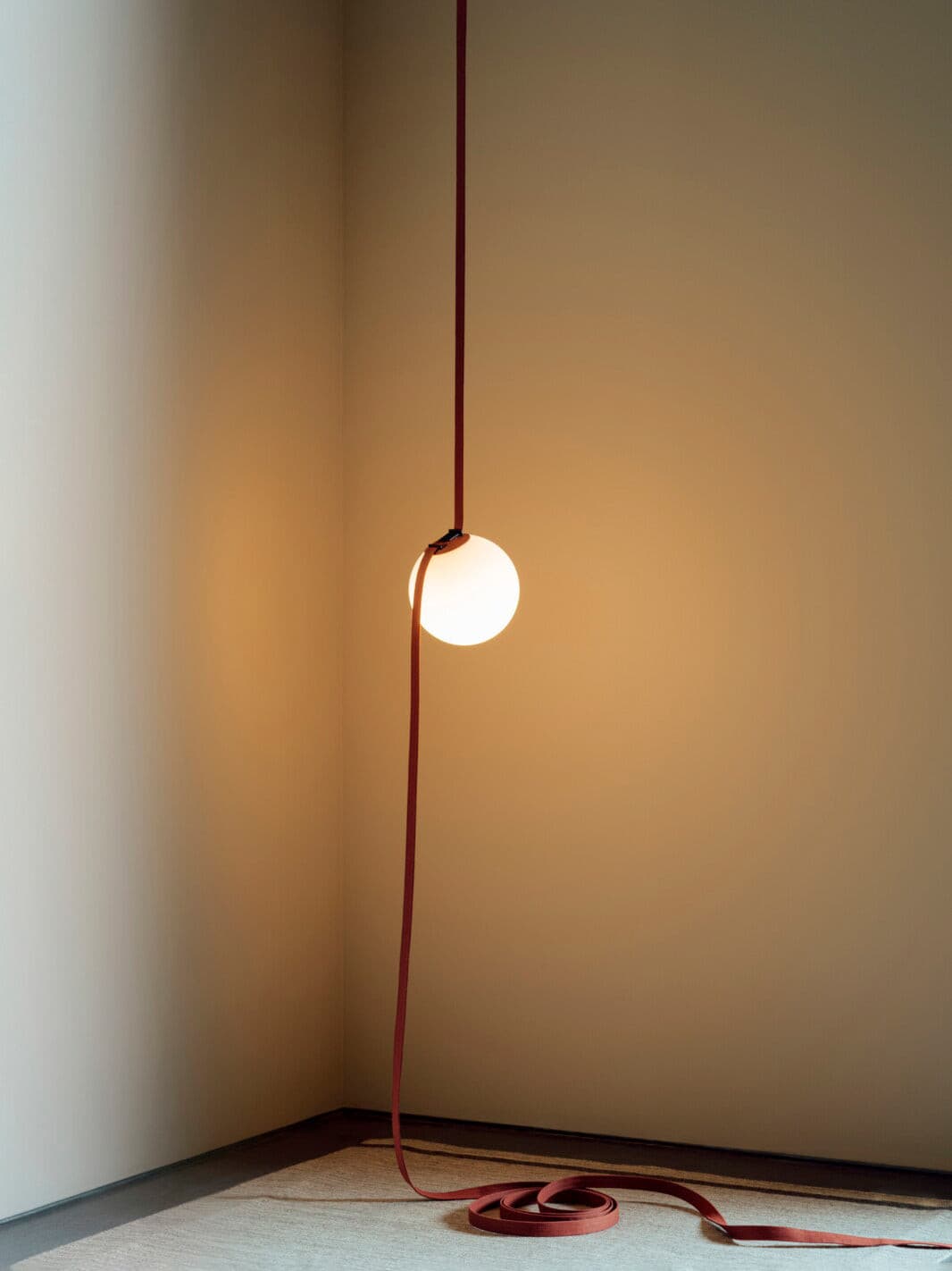 WINTHORPE VINTAGE METAL PENDANT LIGHT