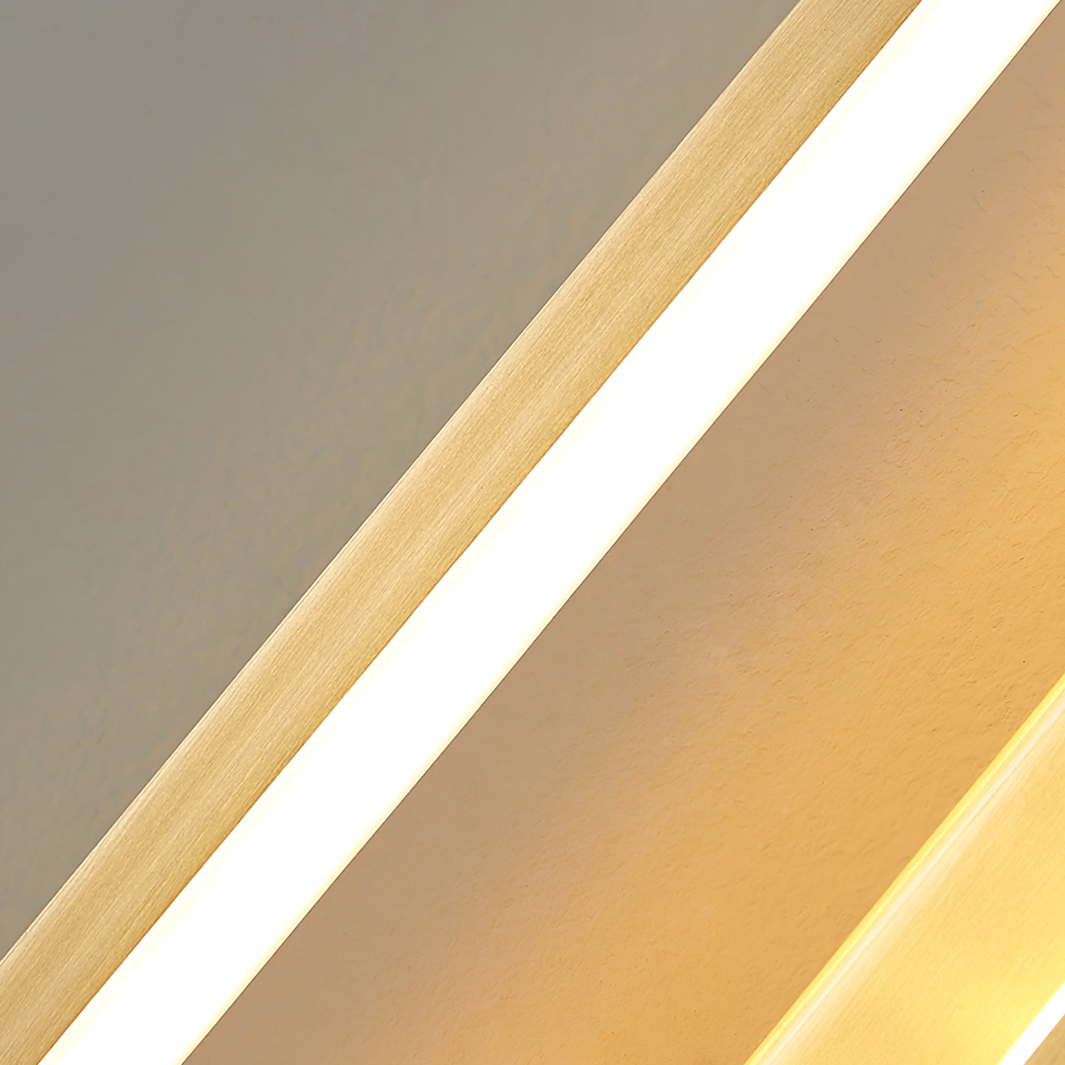 RAVENHILL ILLUMINATED WALL SCONCE