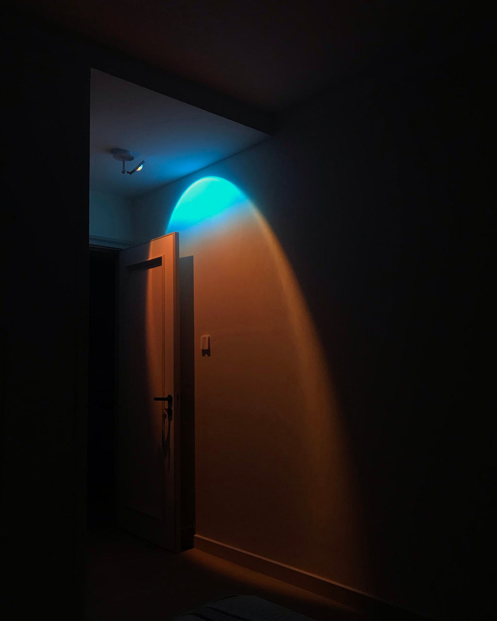 FENWICK HORIZON GLOW WALL SCONCE