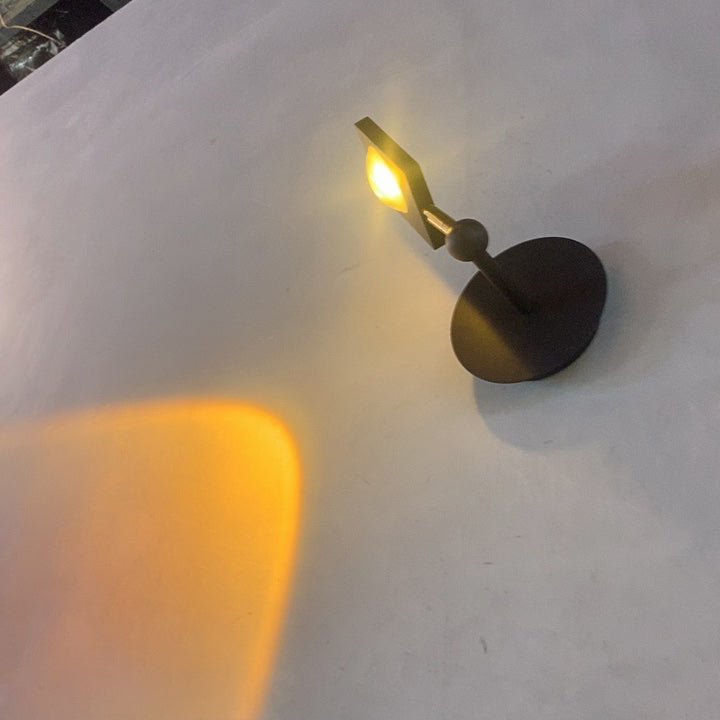 FENWICK HORIZON GLOW WALL SCONCE