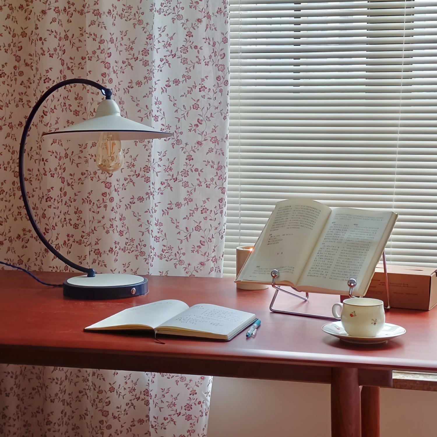 AVENBURY CERULEAN GLOW TABLE LANTERN