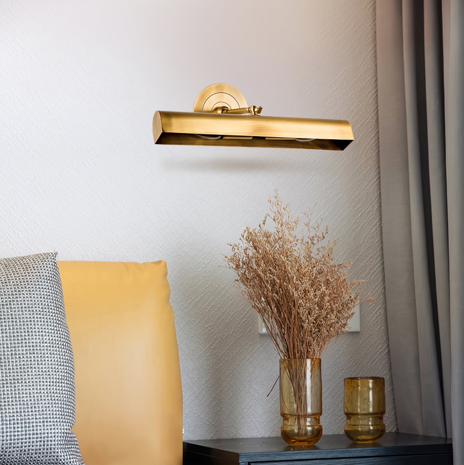 RAVENHURST VINTAGE BRASS WALL SCONCE