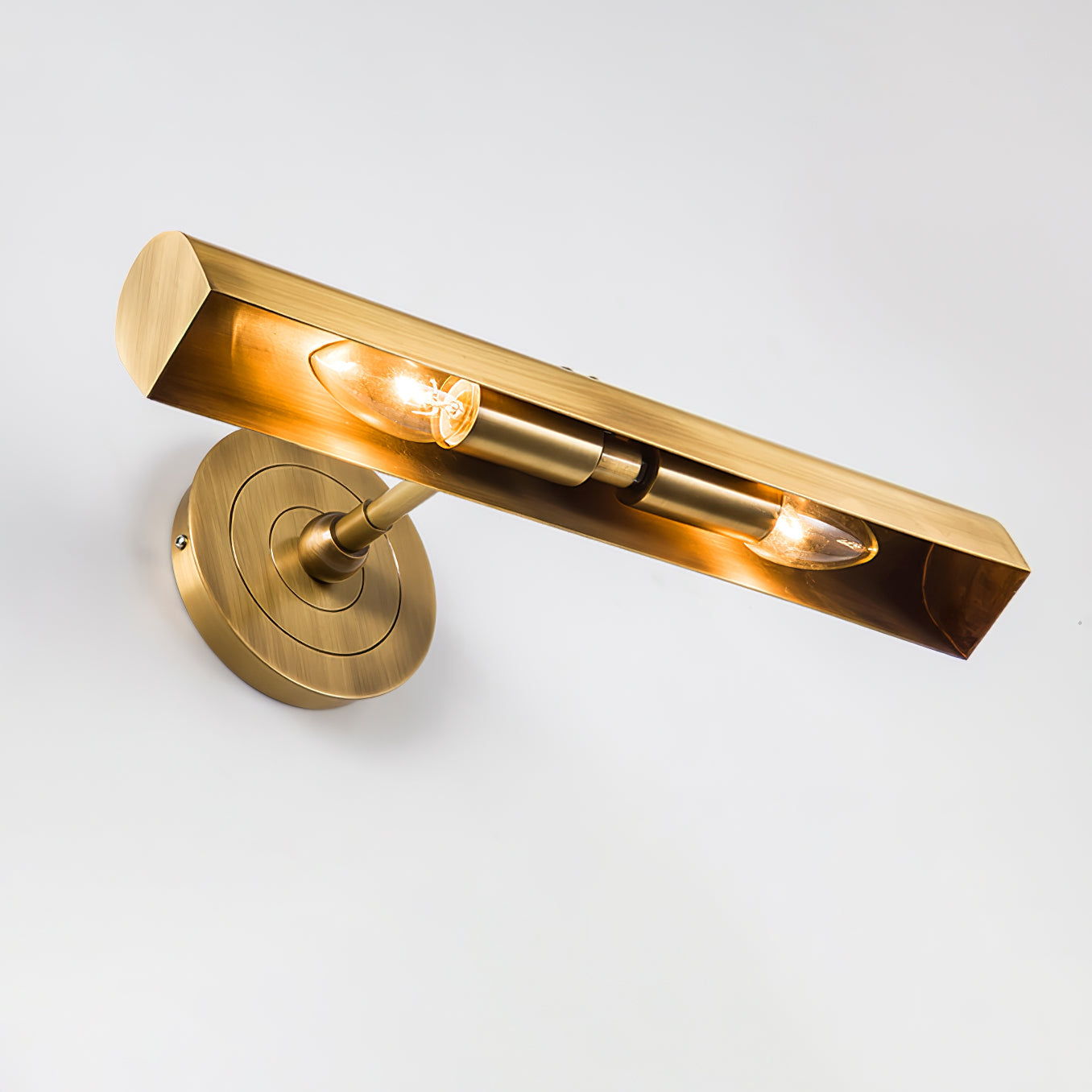RAVENHURST VINTAGE BRASS WALL SCONCE