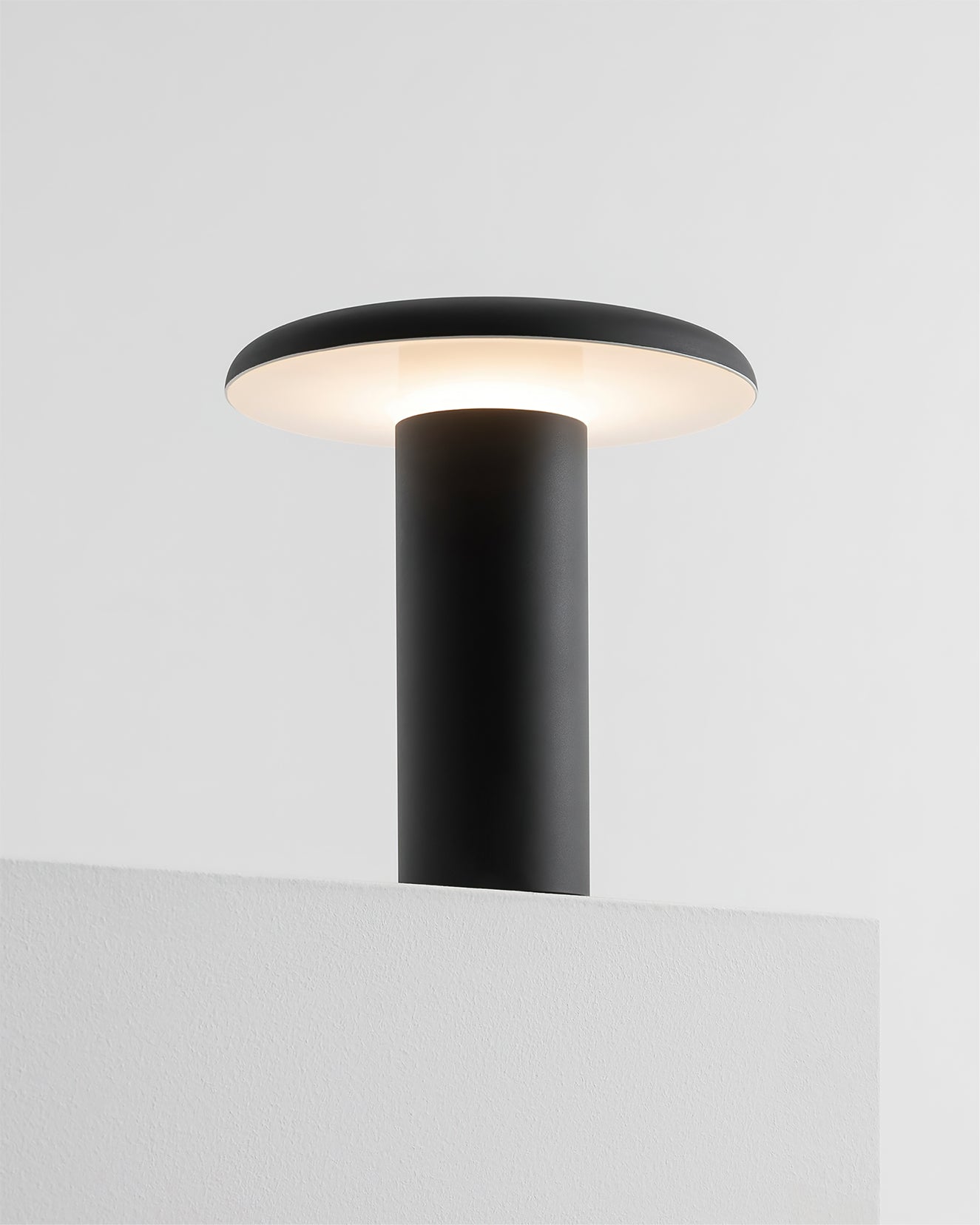 RAVENHALL RECHARGEABLE ILLUMINATING DESK LAMP