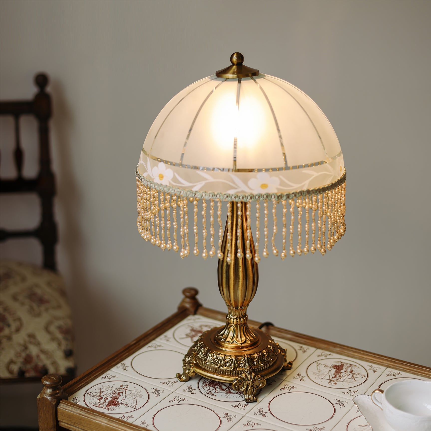 WHITTINGTON BLOOMING TASSELS LAMP