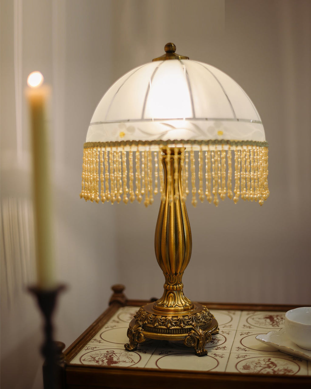 WHITTINGTON BLOOMING TASSELS LAMP