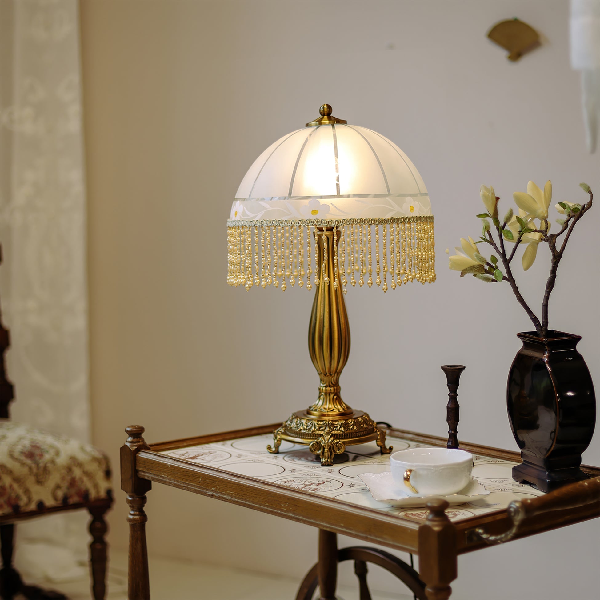 WHITTINGTON BLOOMING TASSELS LAMP