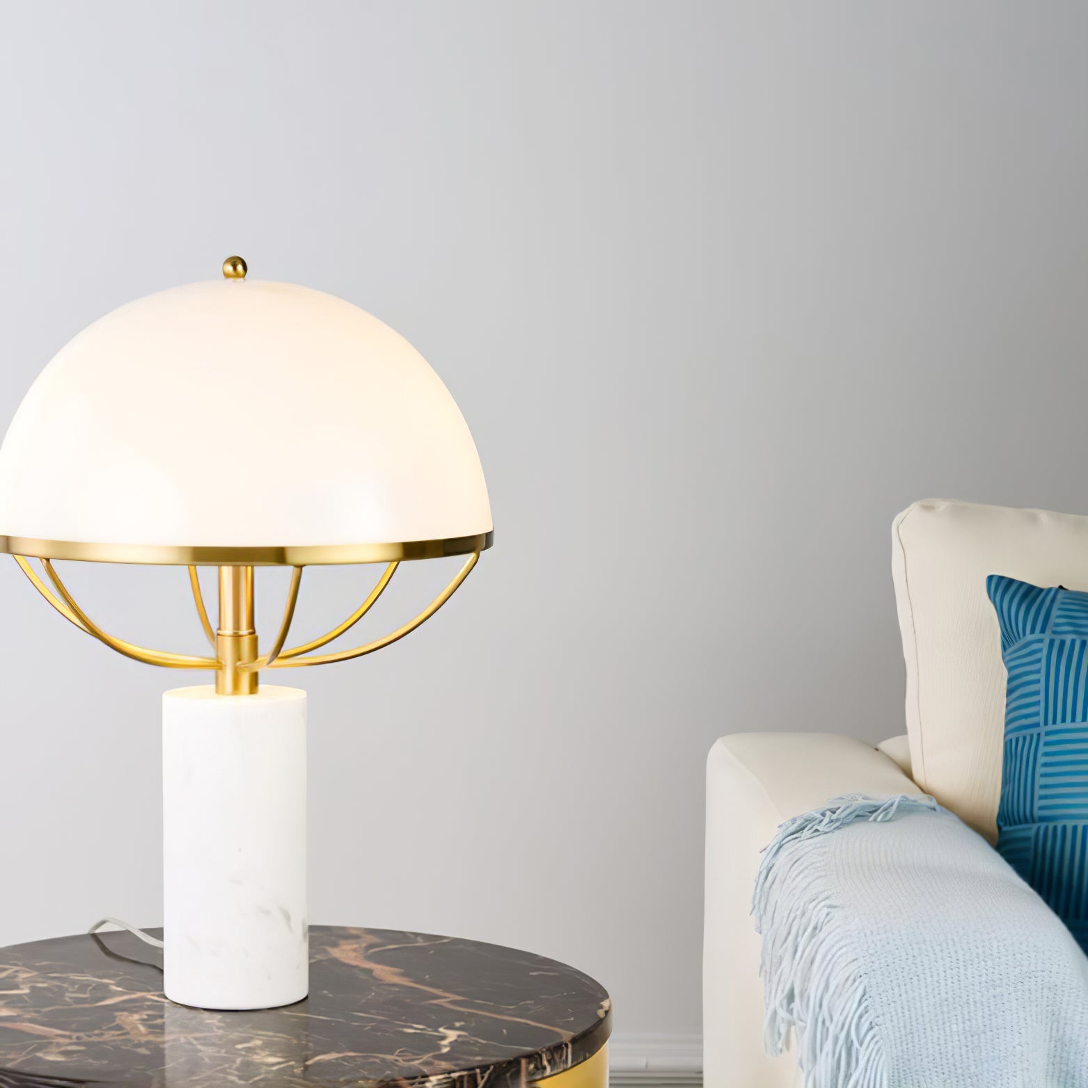 VANDERBILT GLOWING HORIZON TABLE LANTERN