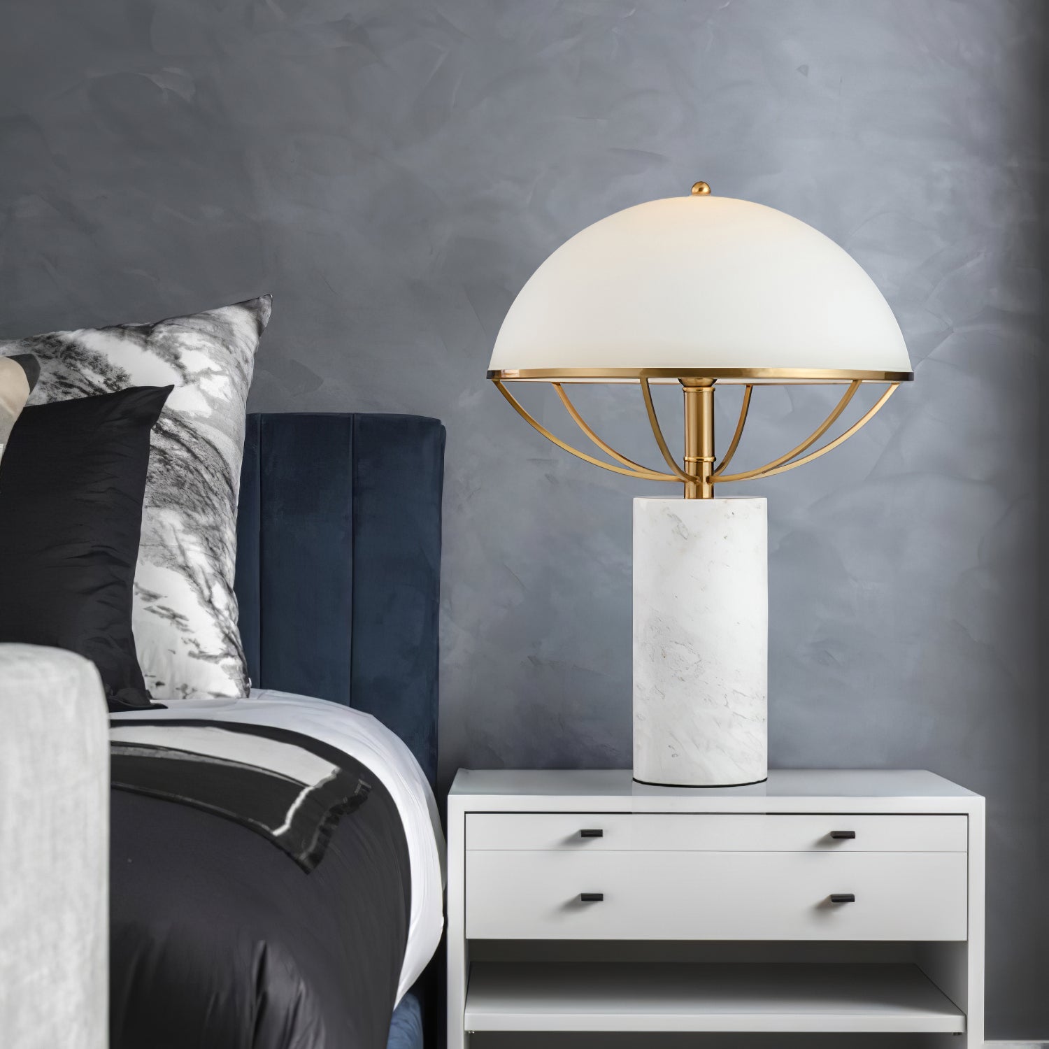 VANDERBILT GLOWING HORIZON TABLE LANTERN
