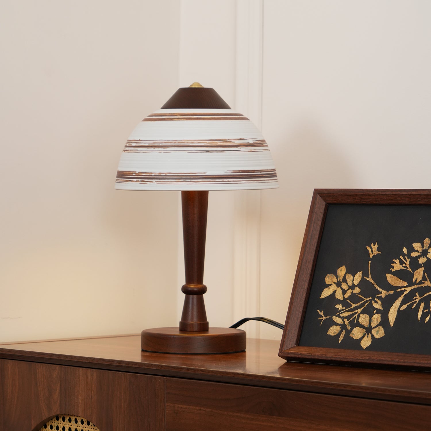VANDERBILT VINTAGE GLASS TABLE LANTERN
