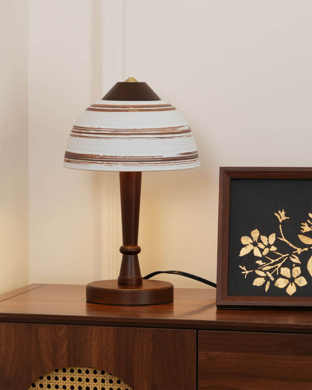 VANDERBILT VINTAGE GLASS TABLE LANTERN