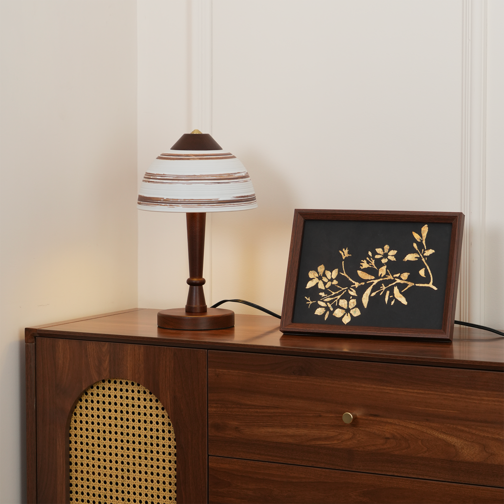 VANDERBILT VINTAGE GLASS TABLE LANTERN