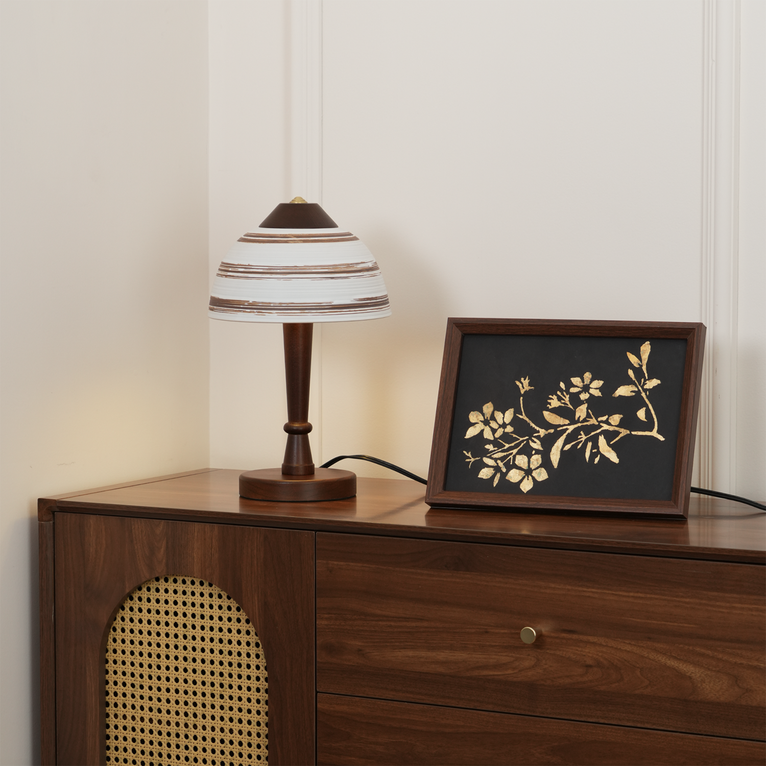 VANDERBILT VINTAGE GLASS TABLE LANTERN