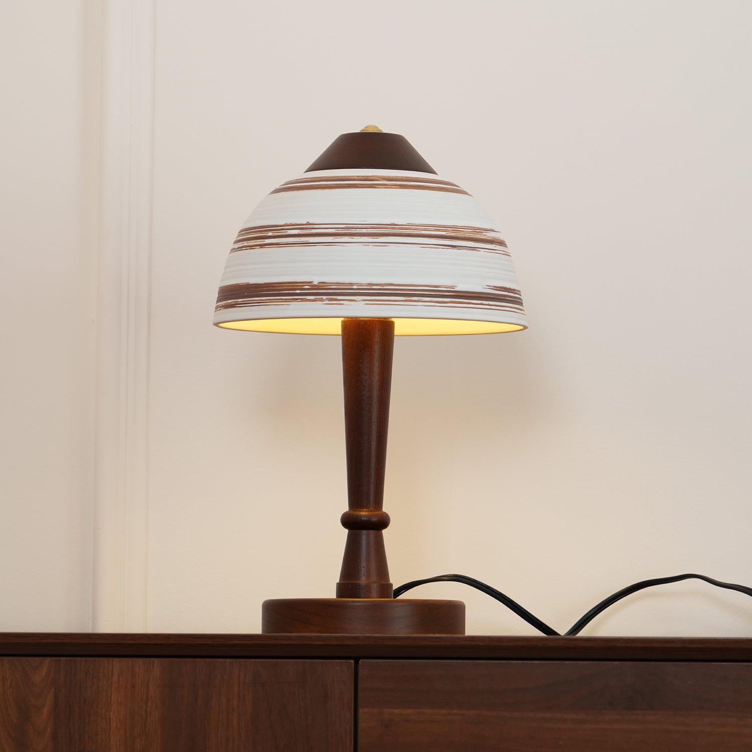 VANDERBILT VINTAGE GLASS TABLE LANTERN