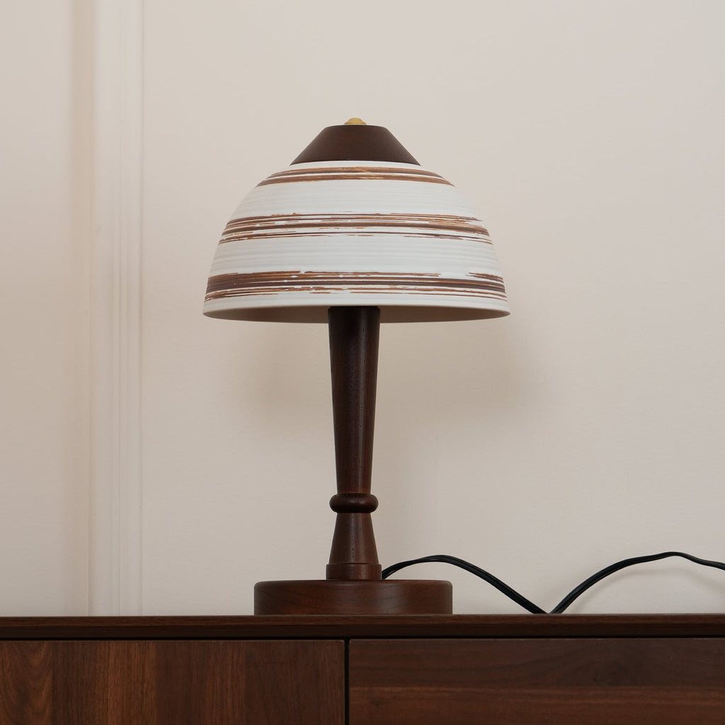 VANDERBILT VINTAGE GLASS TABLE LANTERN