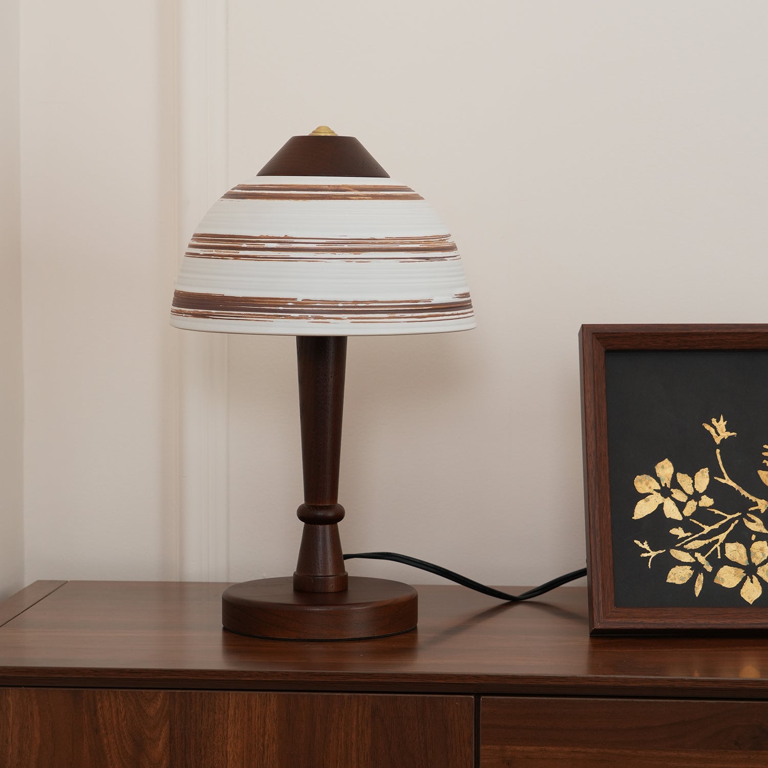 VANDERBILT VINTAGE GLASS TABLE LANTERN