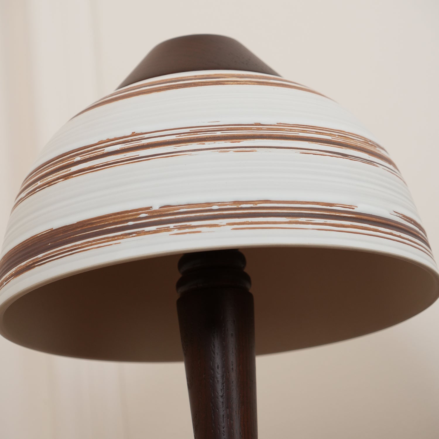 VANDERBILT VINTAGE GLASS TABLE LANTERN