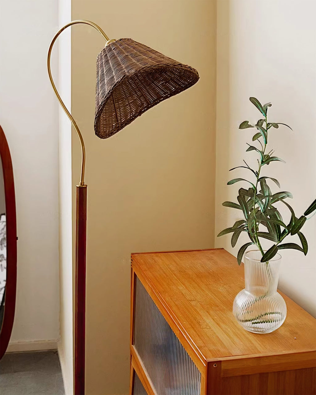 WINTHORPE TAPERED SHADE LAMP