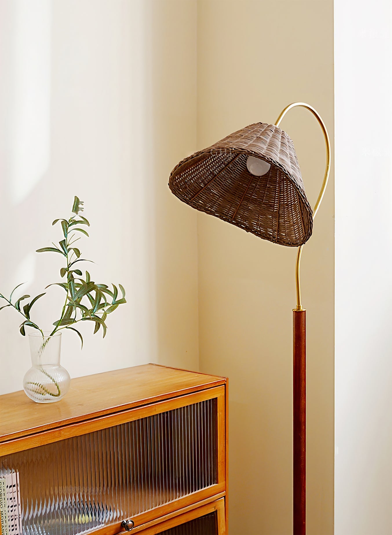 WINTHORPE TAPERED SHADE LAMP