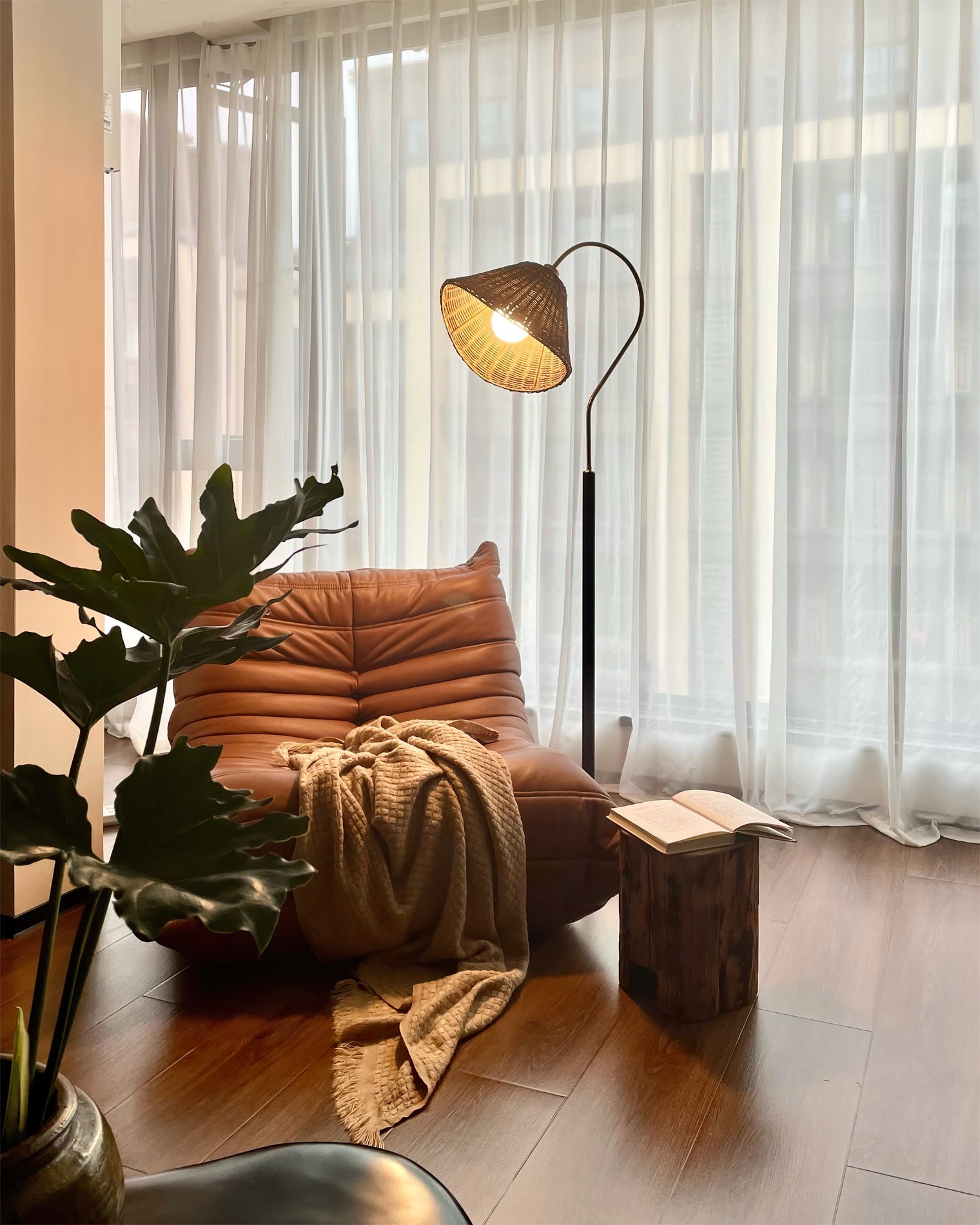WINTHORPE TAPERED SHADE LAMP