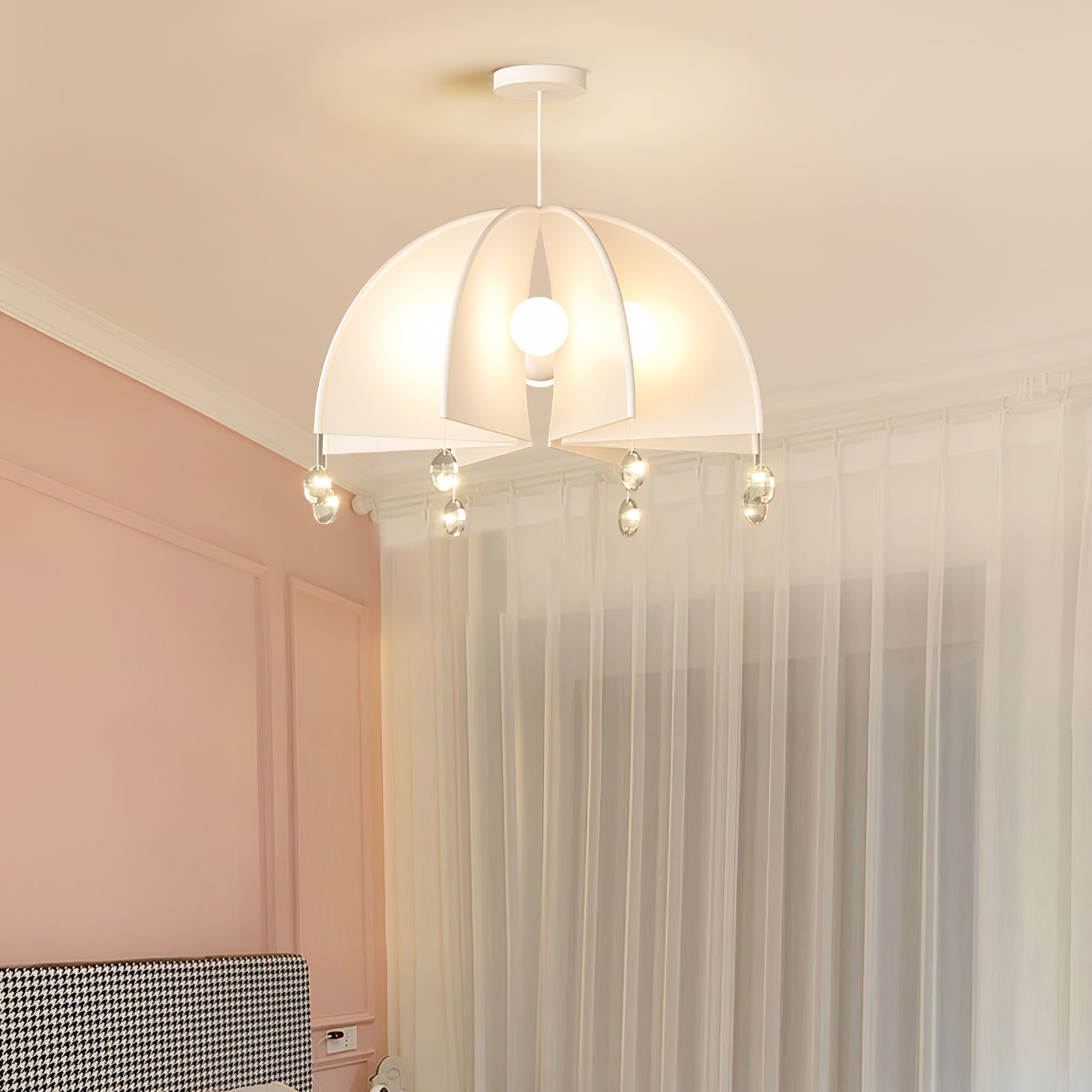 WINTHORPE ARTISANAL GLASS HANGING LANTERN