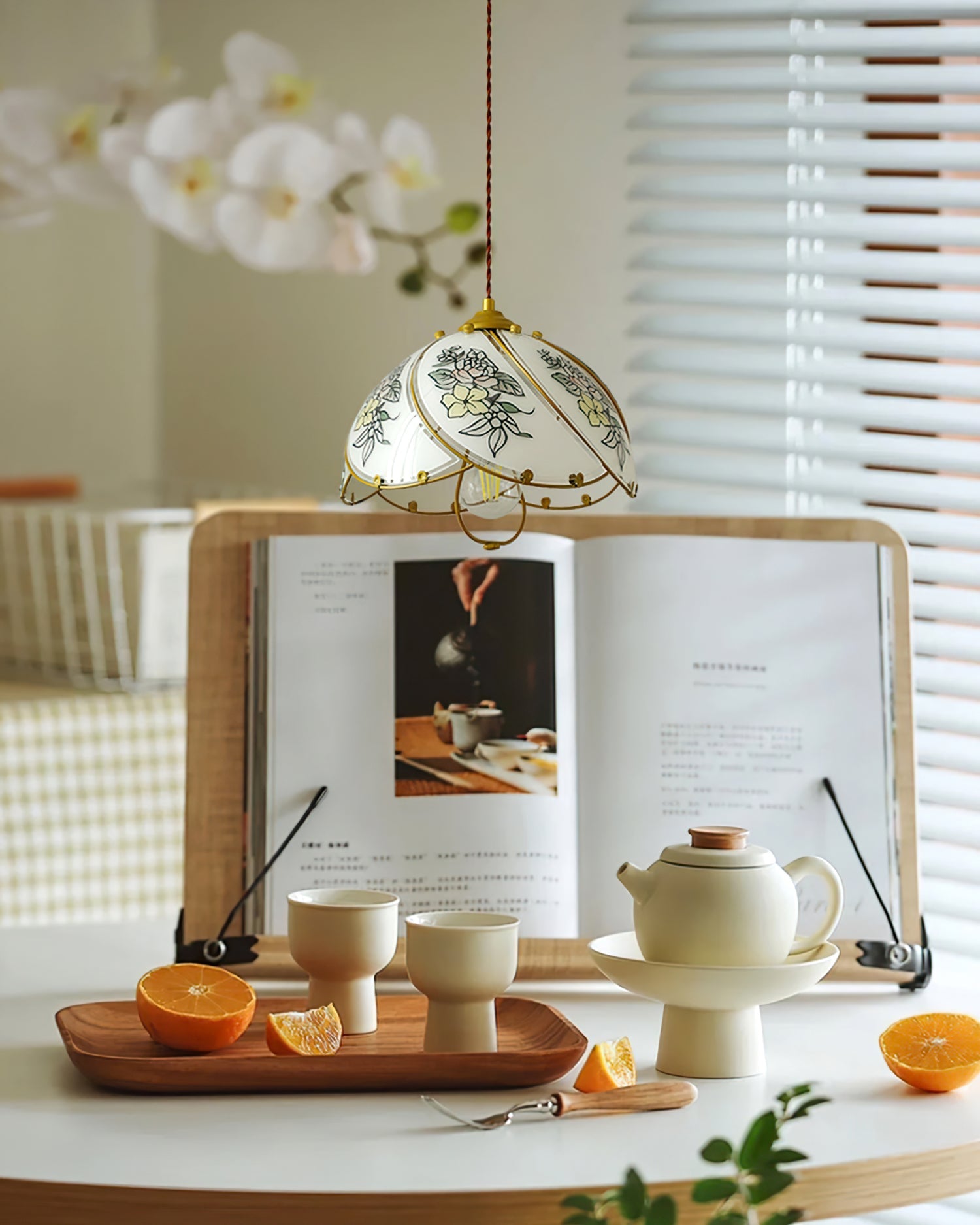 VIOLETTE FLORAL INSPIRATION HANGING LANTERN