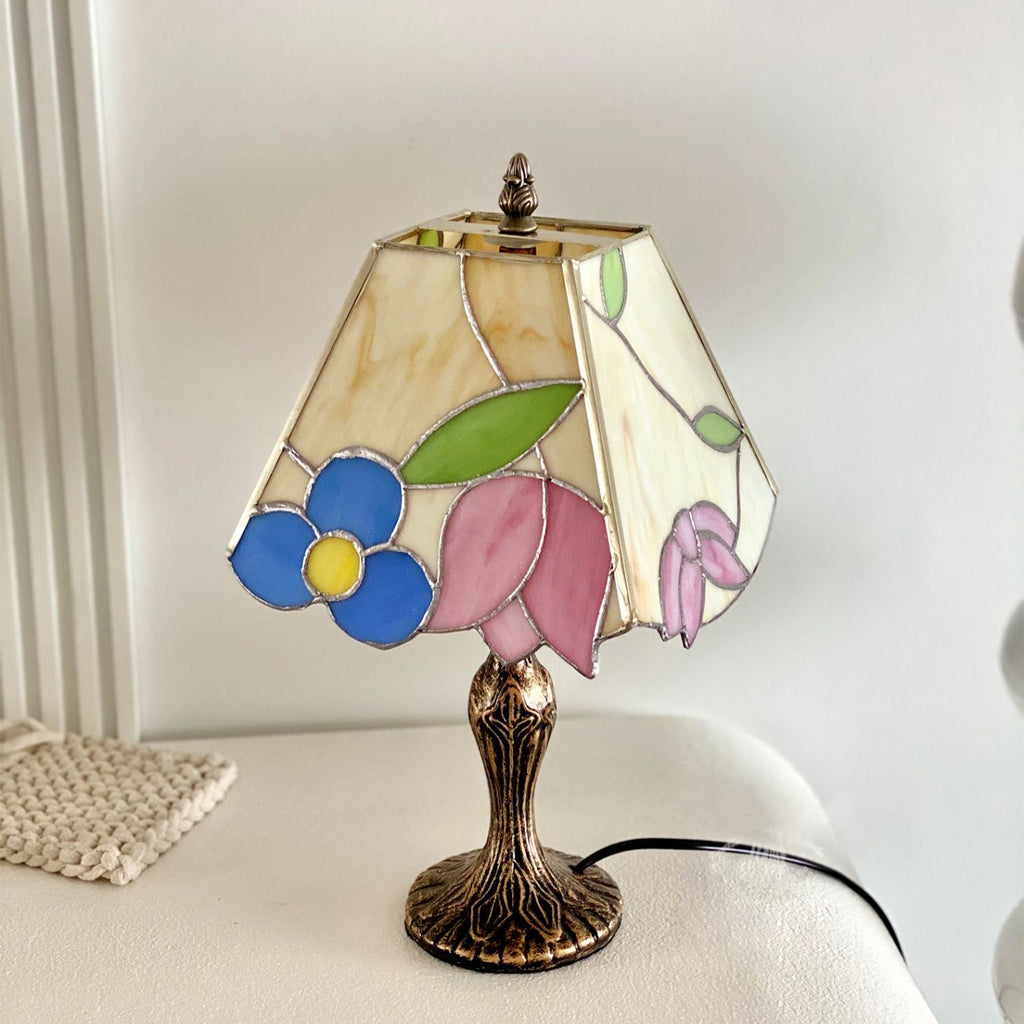 CHARLESTON STAINED GLASS ILLUMINATION LAMP