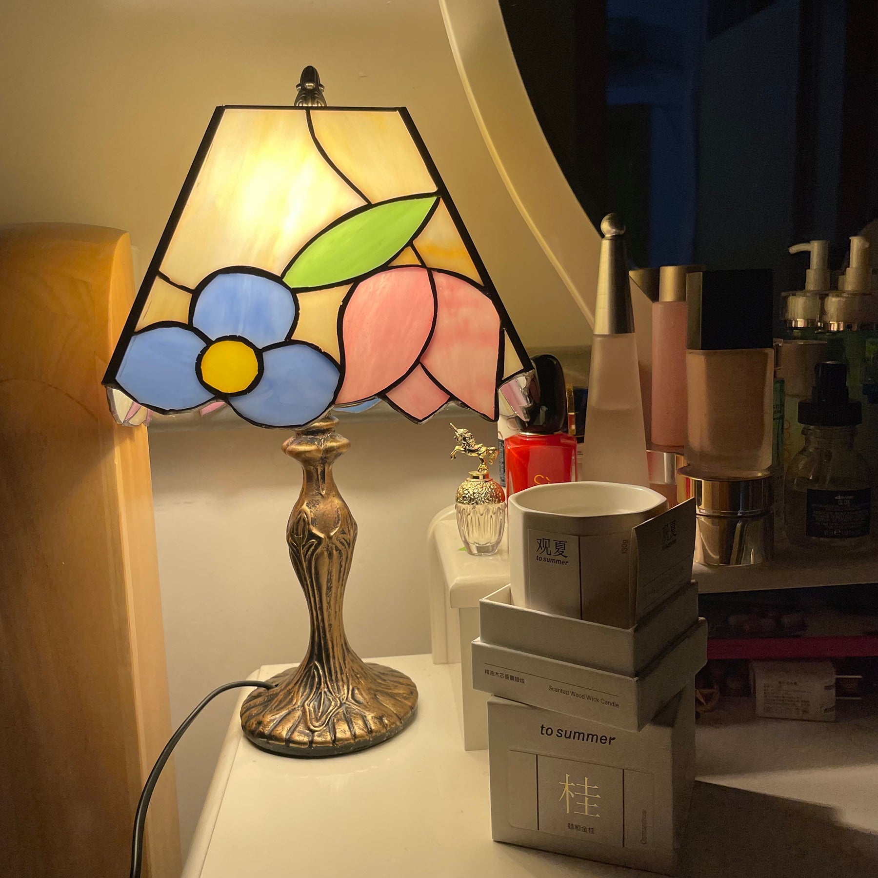 CHARLESTON STAINED GLASS ILLUMINATION LAMP