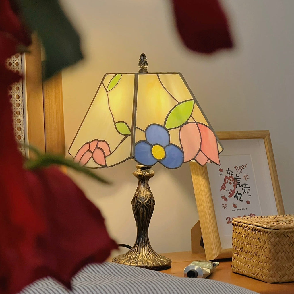 CHARLESTON STAINED GLASS ILLUMINATION LAMP