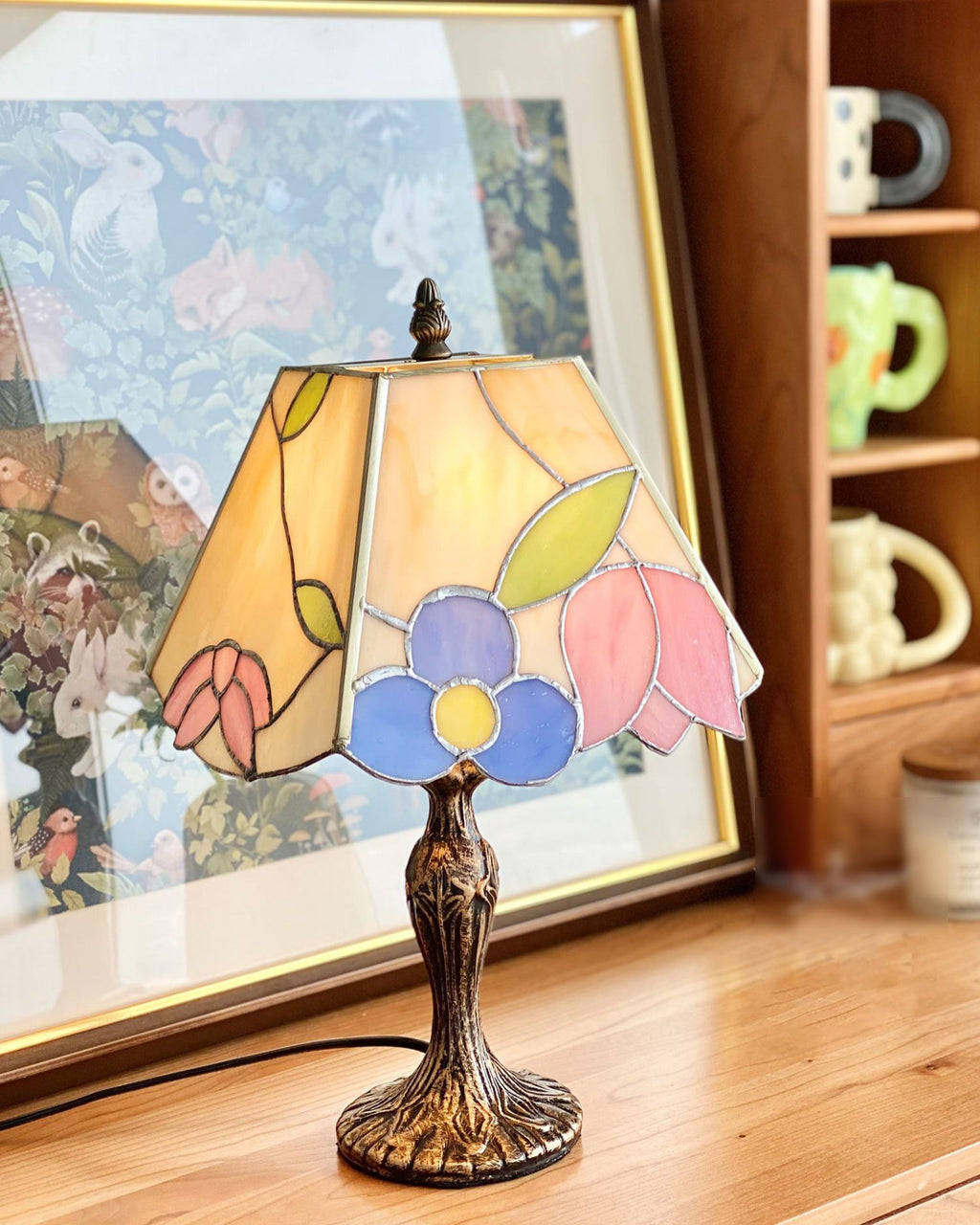 CHARLESTON STAINED GLASS ILLUMINATION LAMP