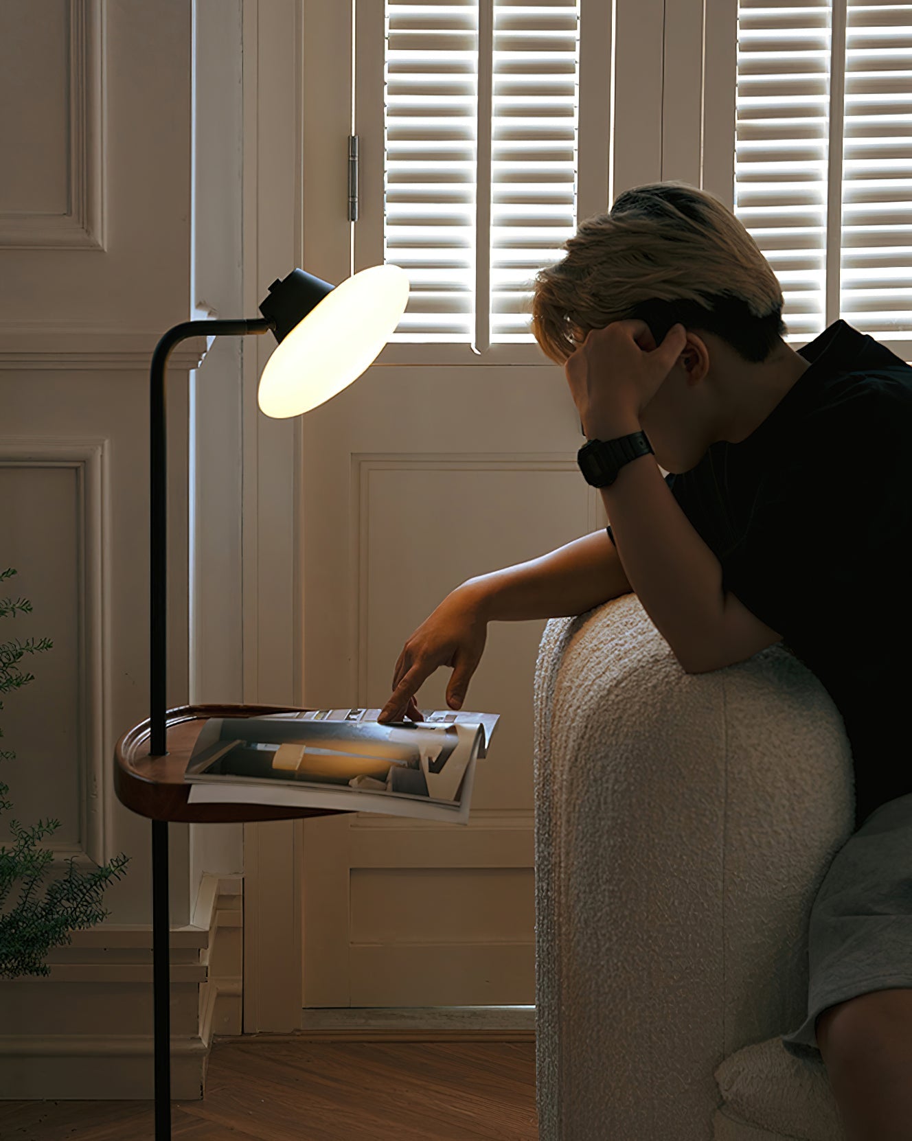 FENWICK TAPERED SHADE FLOOR ILLUMINATOR