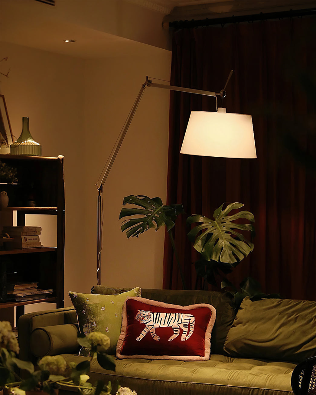 WINTHORPE MID-CENTURY ILLUMINATION COLUMN