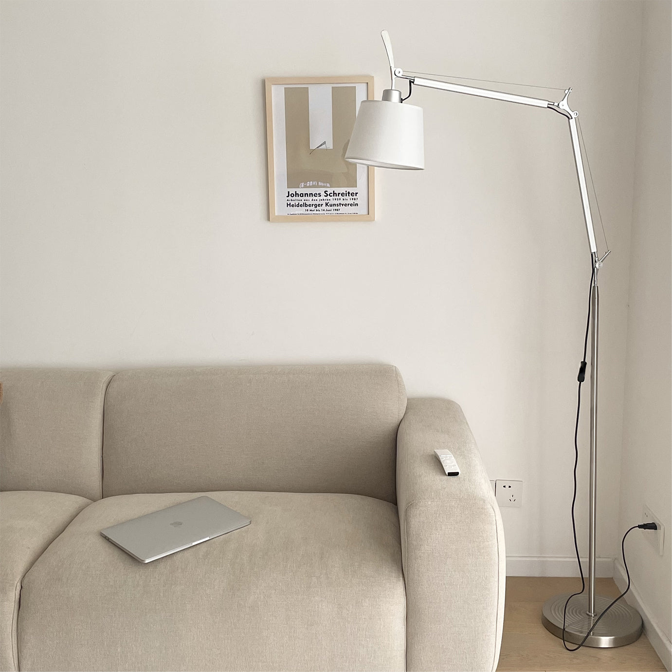 WINTHORPE MID-CENTURY ILLUMINATION COLUMN