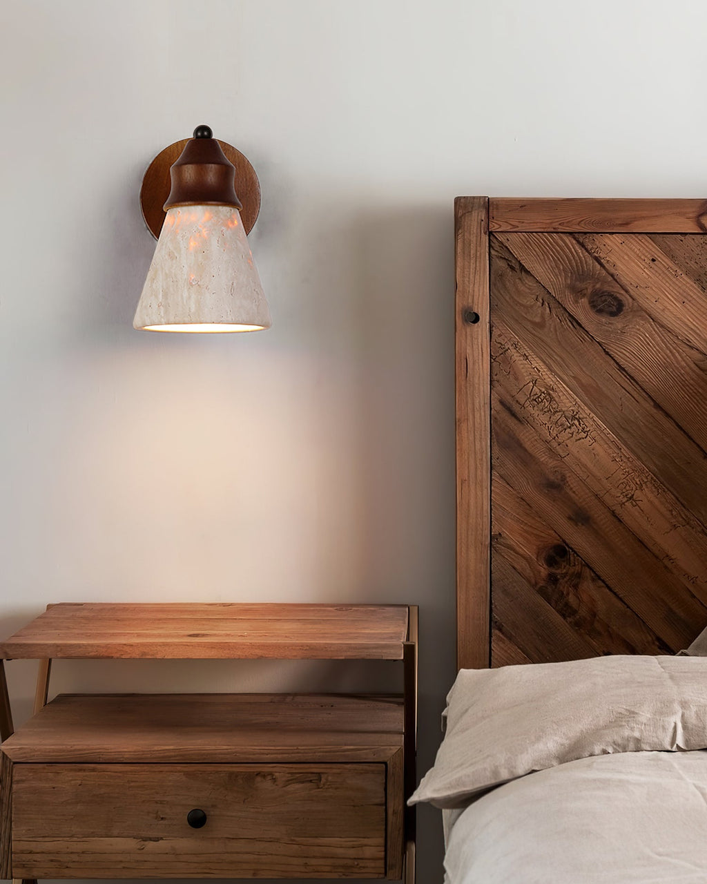 RAVENWOOD AMBER GLOW WALL SCONCE