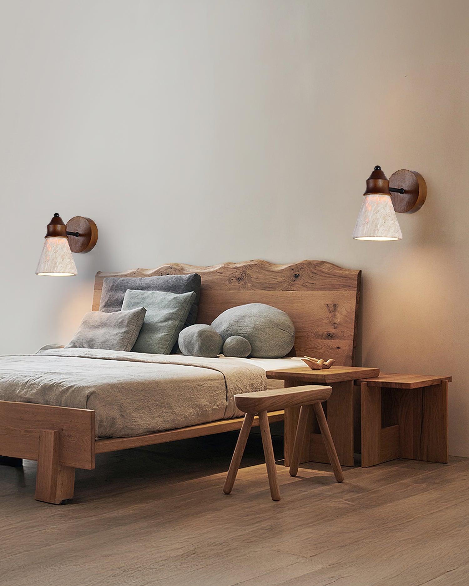 RAVENWOOD AMBER GLOW WALL SCONCE