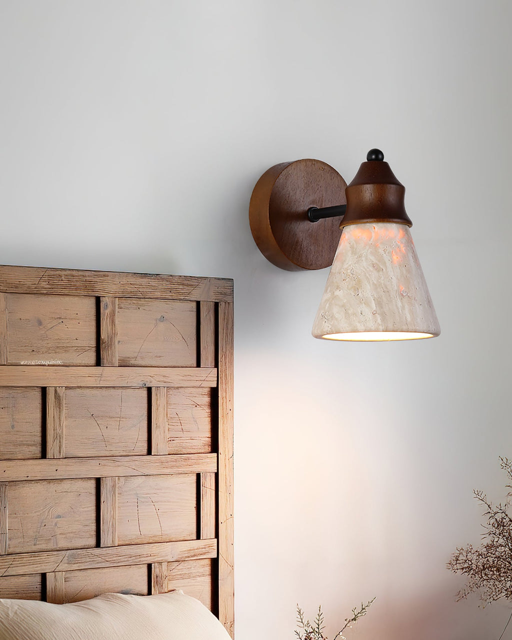 RAVENWOOD AMBER GLOW WALL SCONCE