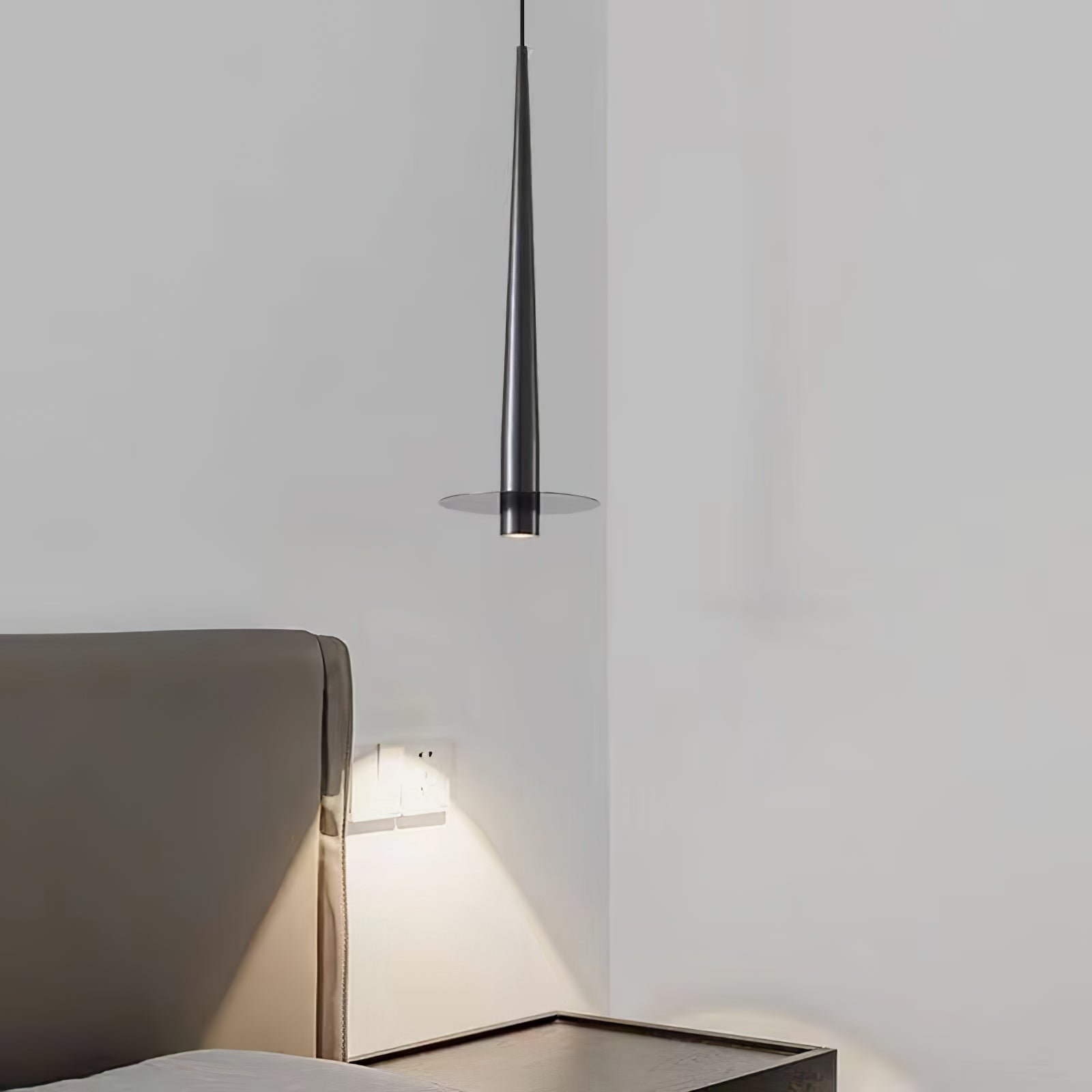 BRIDGEMAN HANGING GLOBE LANTERN