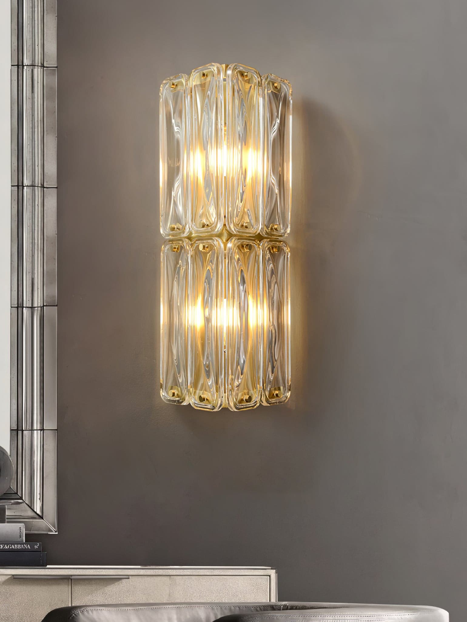 THISTLEDALE TRIANGULAR GLASS APPLIQUE