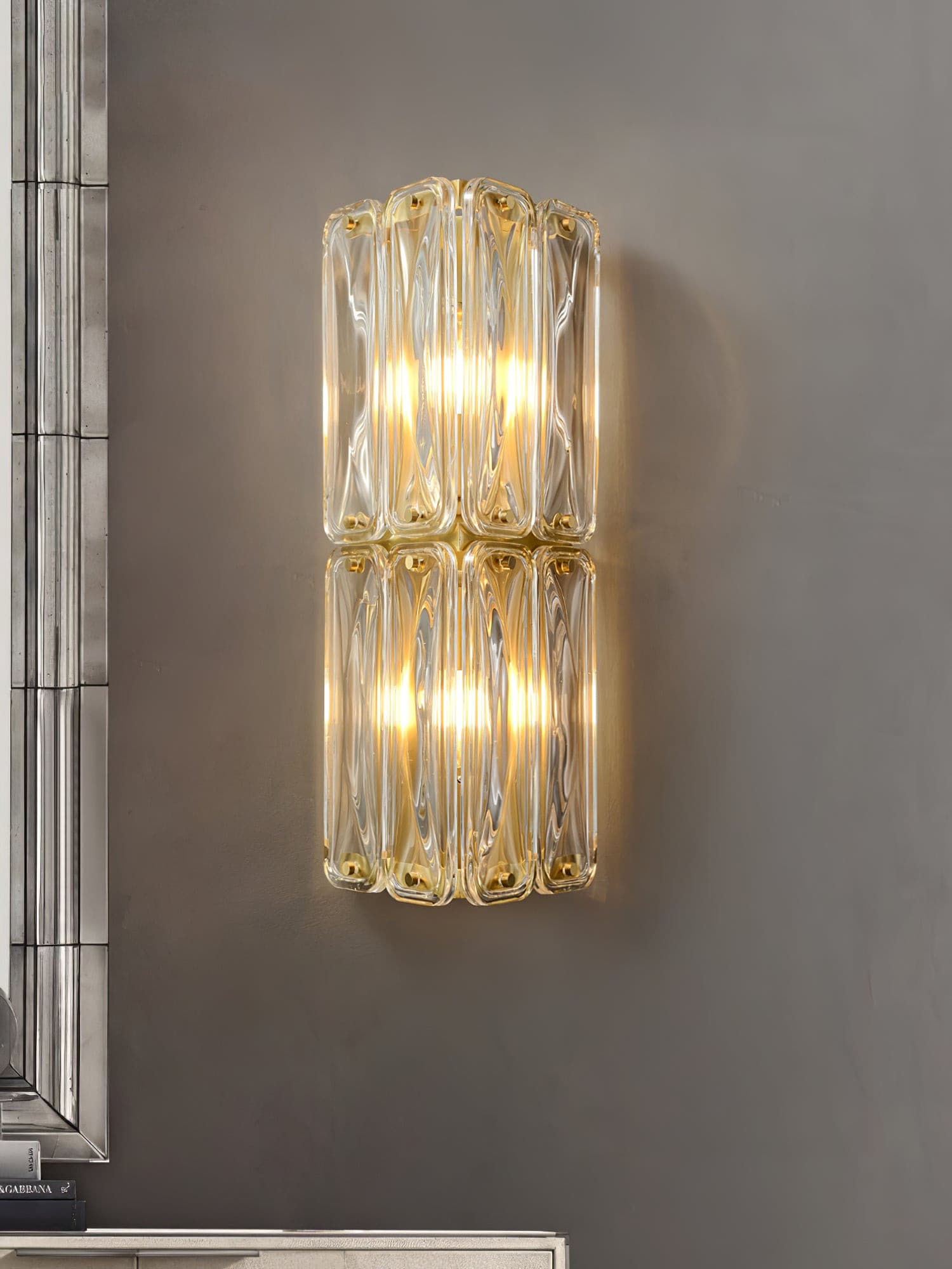 THISTLEDALE TRIANGULAR GLASS APPLIQUE