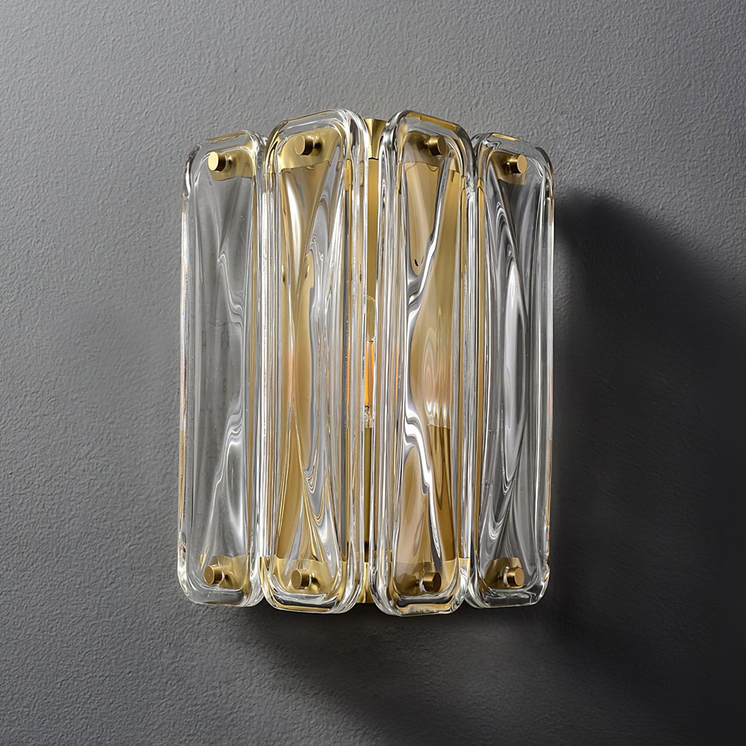 THISTLEDALE TRIANGULAR GLASS APPLIQUE