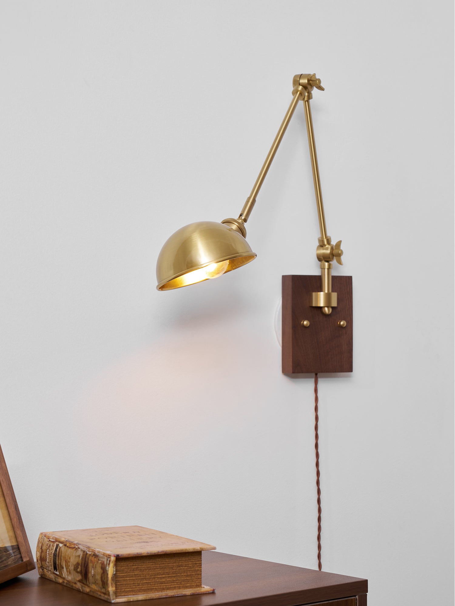RAVENHURST SWINGING ARM ILLUMINATOR