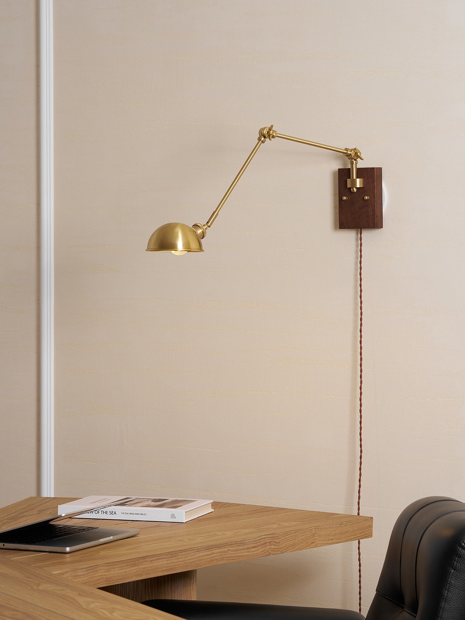 RAVENHURST SWINGING ARM ILLUMINATOR