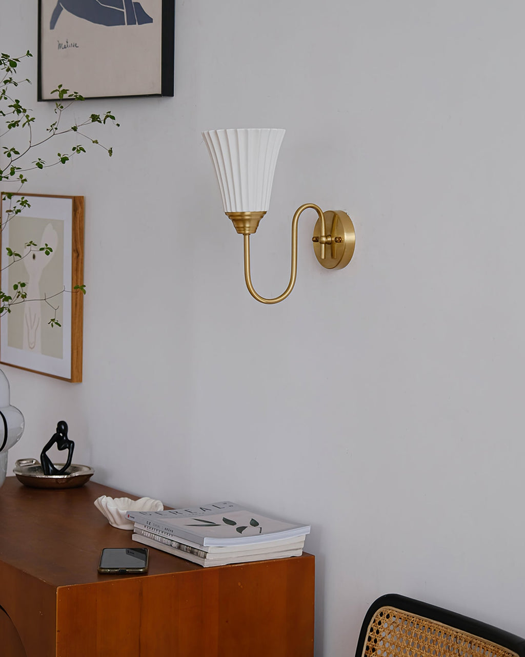 CHARLESTON HORN SHAPED CERAMIC SCONCE